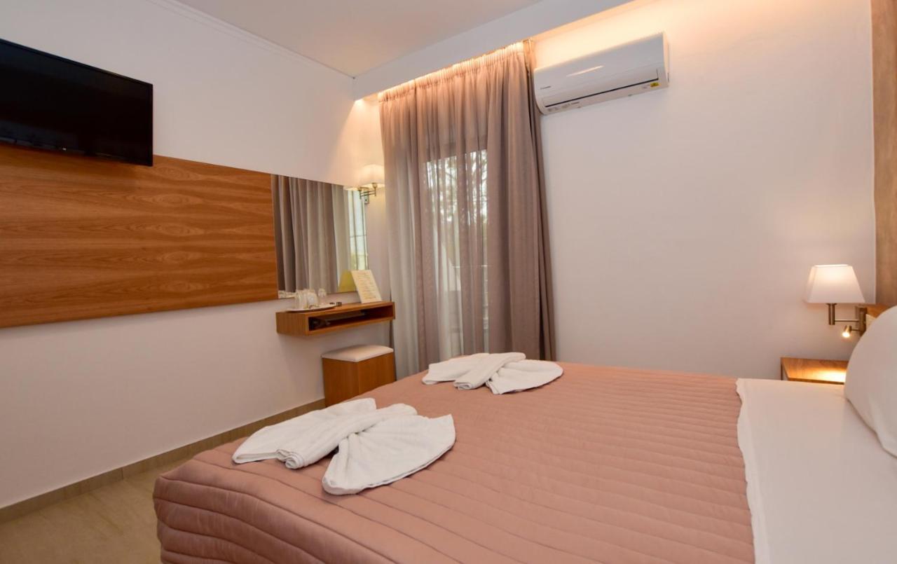 Hotel Aghas Paleochora ภายนอก รูปภาพ