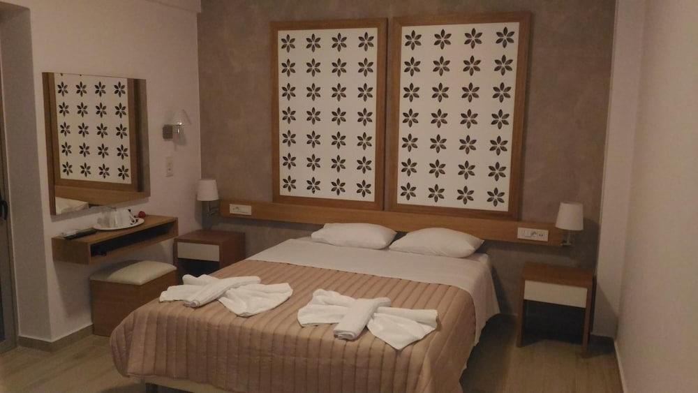 Hotel Aghas Paleochora ภายนอก รูปภาพ