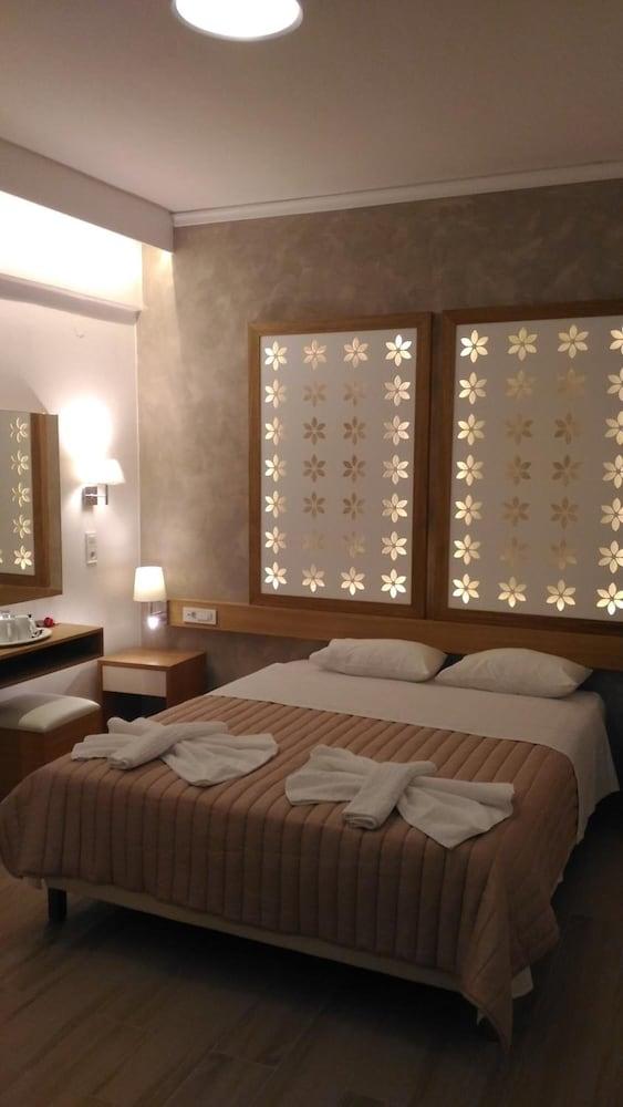 Hotel Aghas Paleochora ภายนอก รูปภาพ