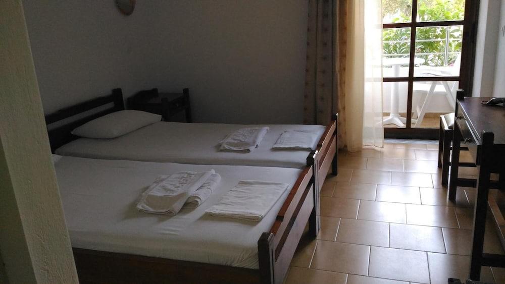 Hotel Aghas Paleochora ภายนอก รูปภาพ